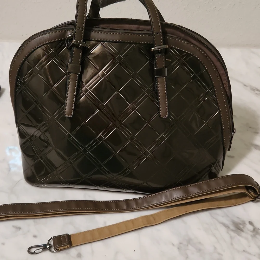 Pretty brown vinyl purse in very good condition by David Jones. - Picture 6 of 9